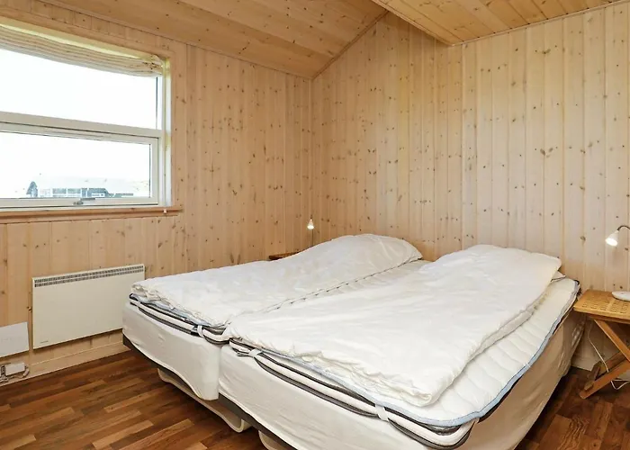 9 Person In Hirtshals-by Traum * Hirtshals